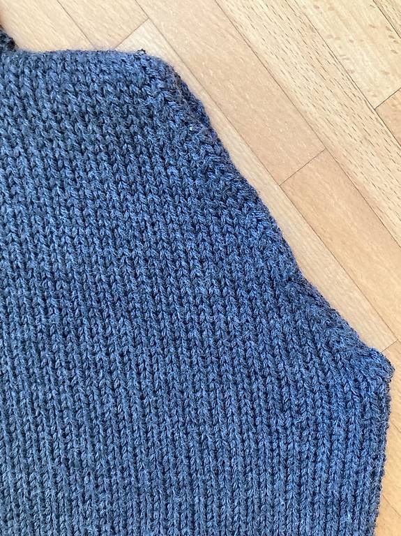 Pullover & Sweatshirts: pullunder anthrazitgrau  – Gebraucht aus baar von Lstar 1