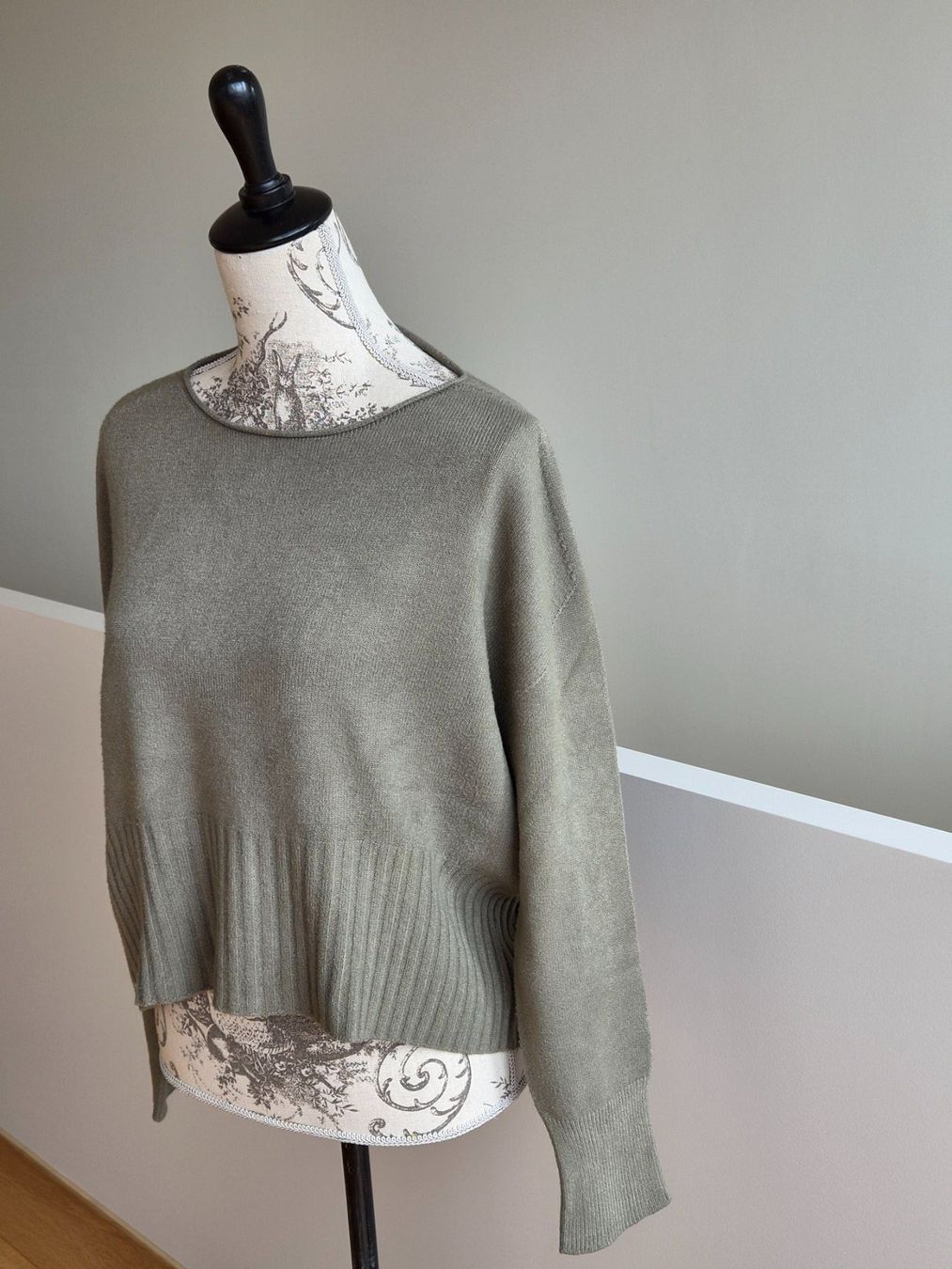 Maglioni & Felpe: Pullover Damen olivgrün – Usato da Spiegel b. Bern venduto da brand06 1