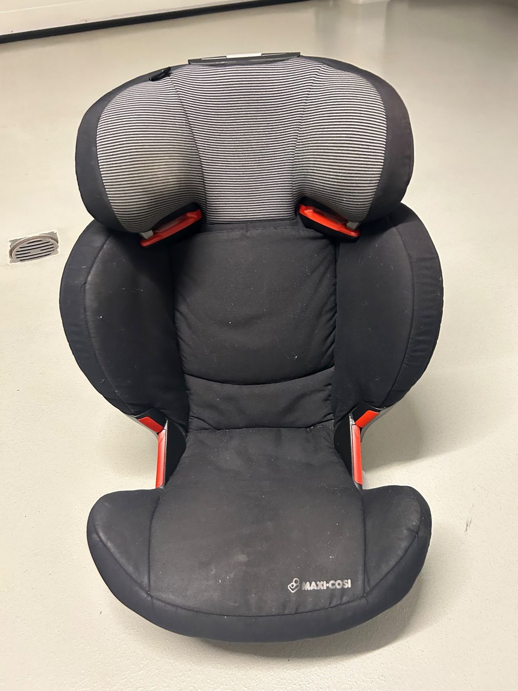 Maxi-Cosi Auto-Kindersitze: Maxi-Cosi Kinderautositz – Gebraucht aus Walenstadt von Fcbayern7