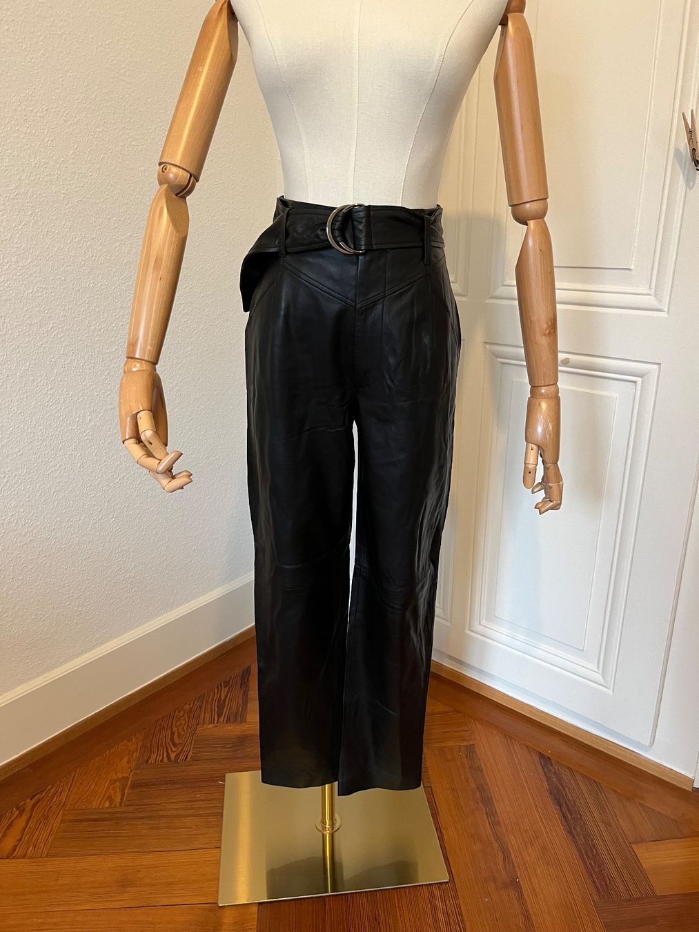 Pantaloni: Intermix Stylish Black Leather Trousers - Size XS – Usato da Mies venduto da Nib2011