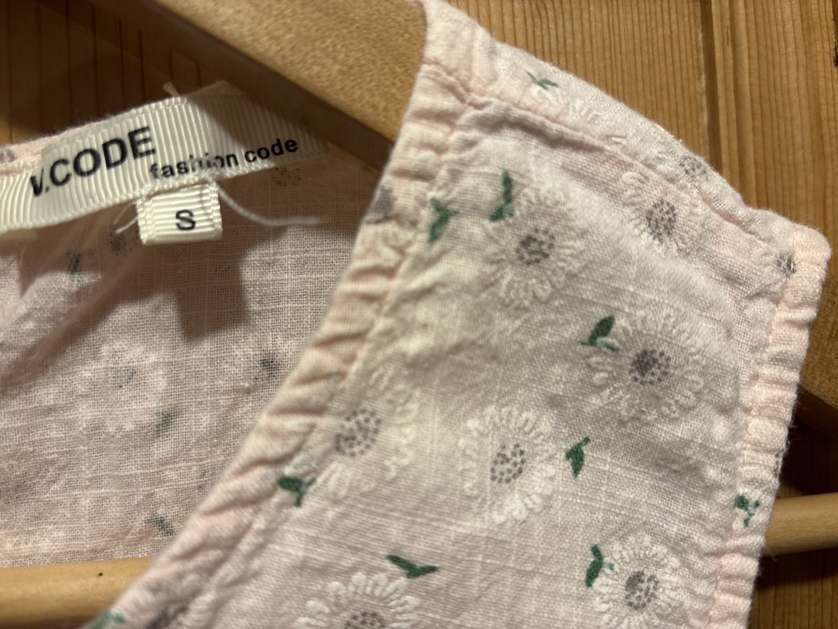 Top: V.CODE rose avec fleurs S – Usato da Arbaz venduto da nin_zqc6 1