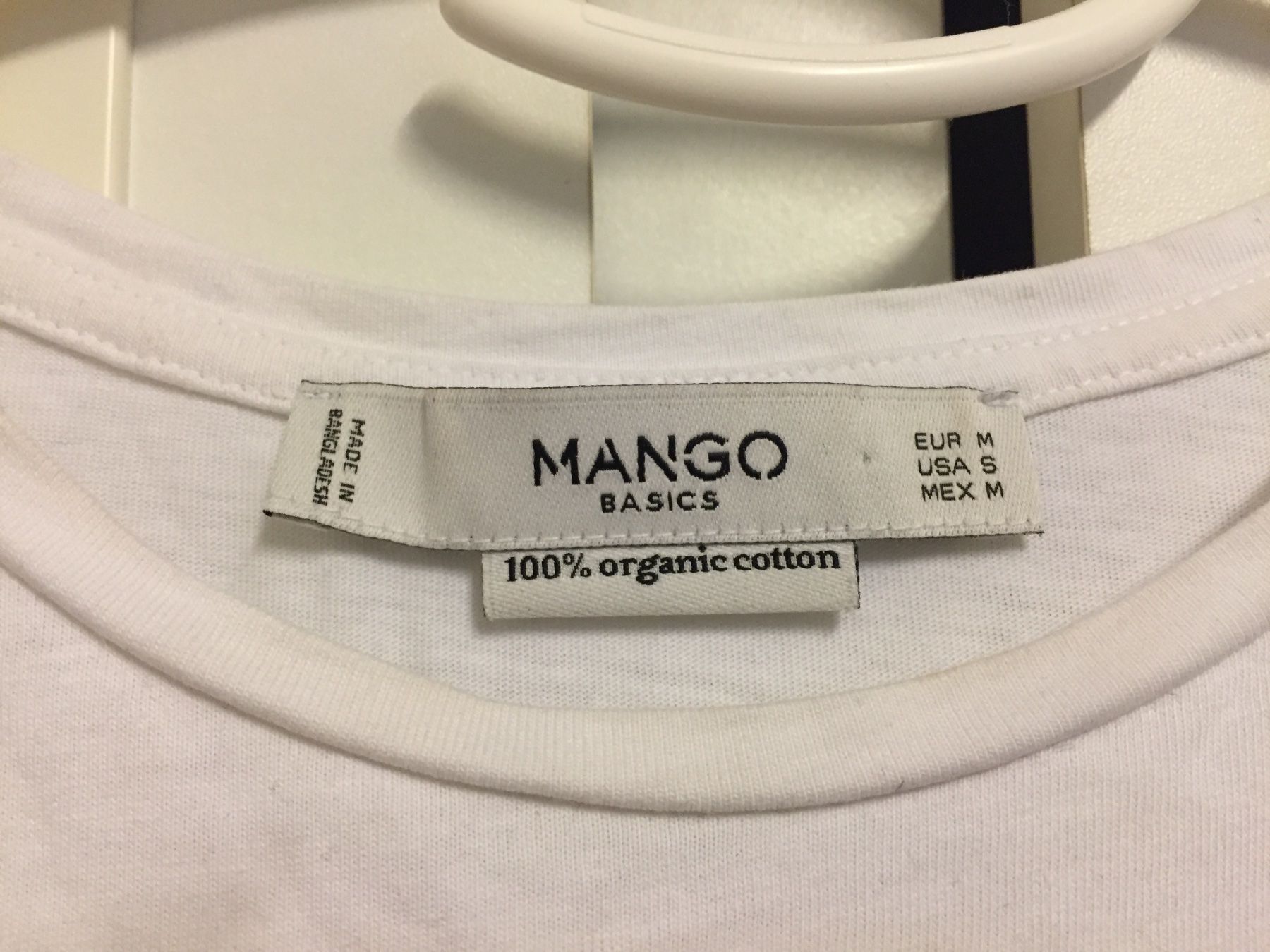 Mango T-shirt: T-shirt Mango – Usato da Basel venduto da Robyn20 3