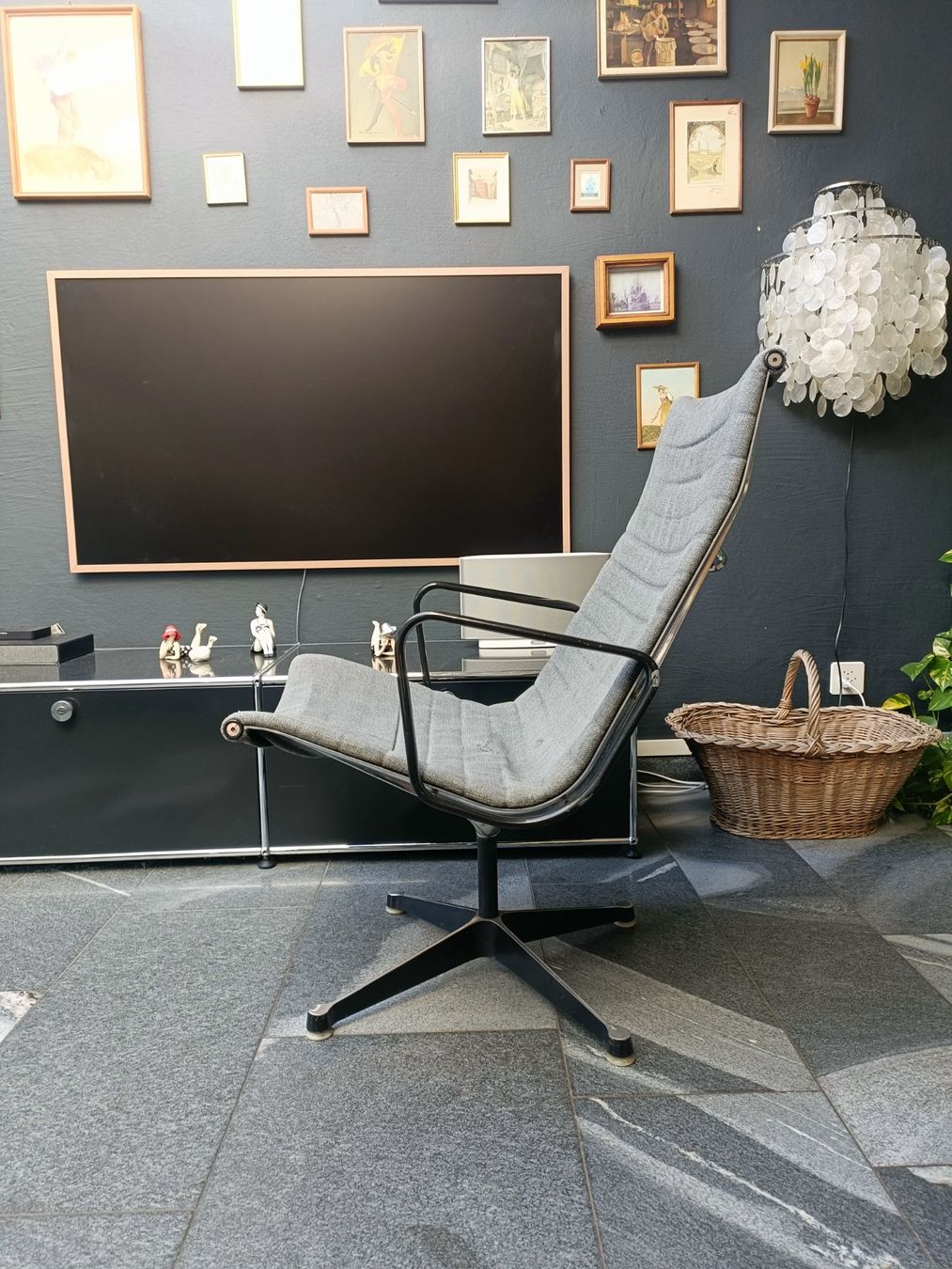 Herman Miller Poltrone: Original Herman Miller Eames EA116 1.Generation – Usato da Schmitten FR venduto da oldtimer82 1