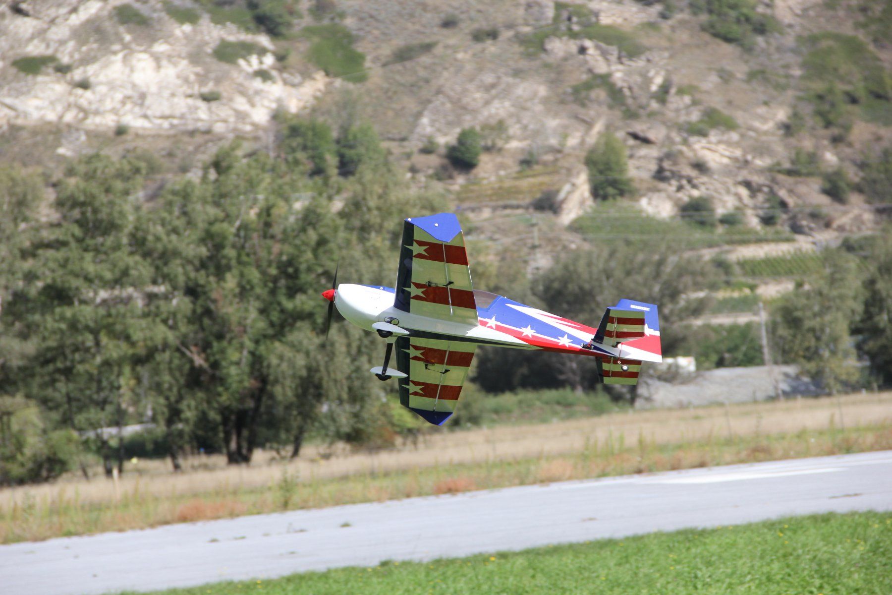RC Kits de montage: Extra 330 SC – D'occasion à Raron par Falconflyers 1