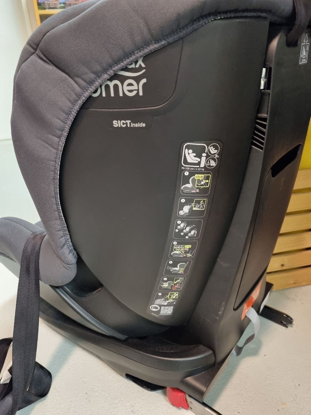 Britax Römer Seggiolini per auto: Britax Römer Trifix i-Size Kindersitz – Usato da Schöftland venduto da mokele2 4