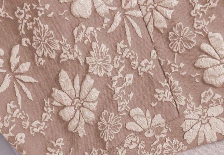 Pantalons: Kurze Hose 3 D Blumenmuster Grösse S NEU – Neuf (Voir description) à Bühler par Princess2016 1