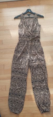 Sommerlicher Jumpsuit Gr. 34 beige schwarz Muster F&F