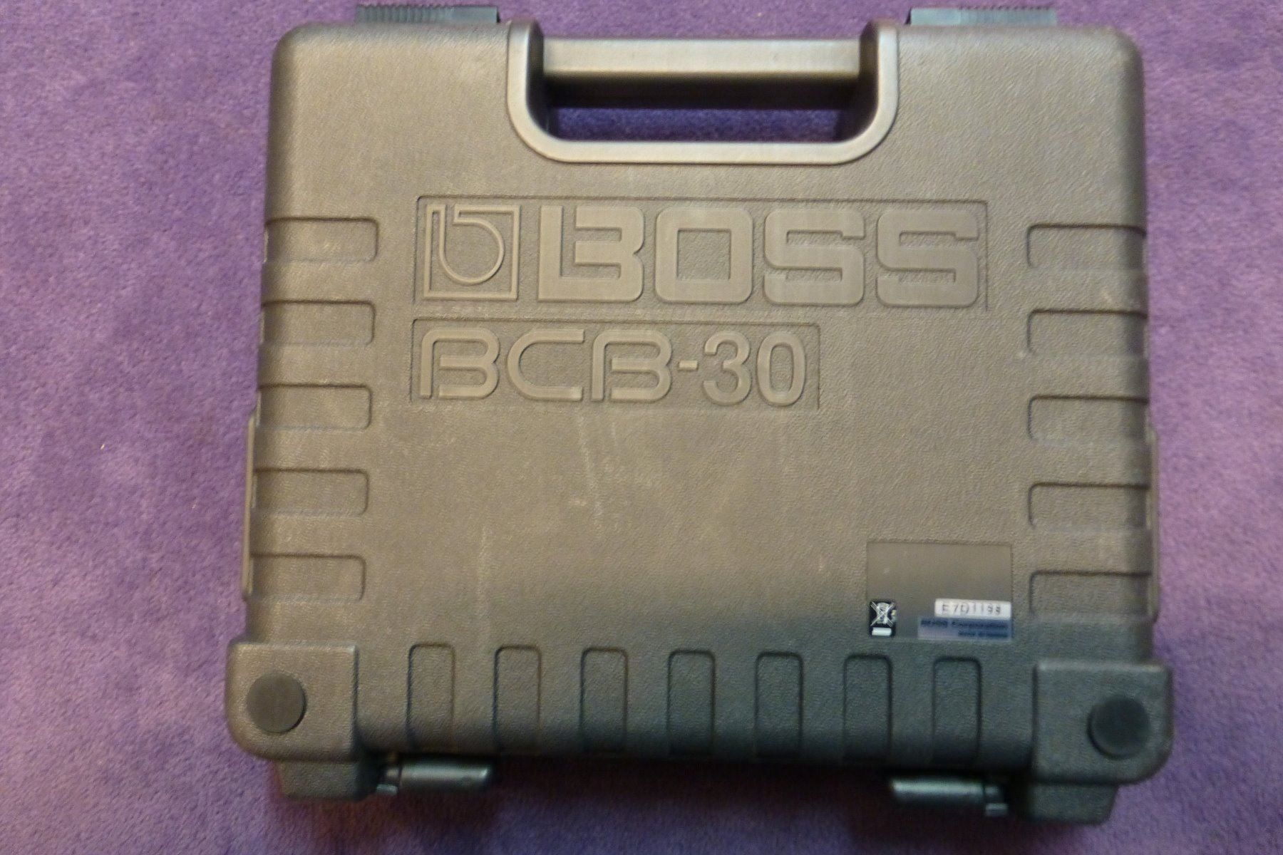Boss Strumenti musicali: BOSS BCB-30 EFFEKTEN-KOFFER – Usato da Zürich venduto da Antiquedealer 2