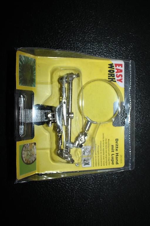 Statuette: Dritte Hand mit Lupe.... – Usato da Uttwil venduto da meintoeff