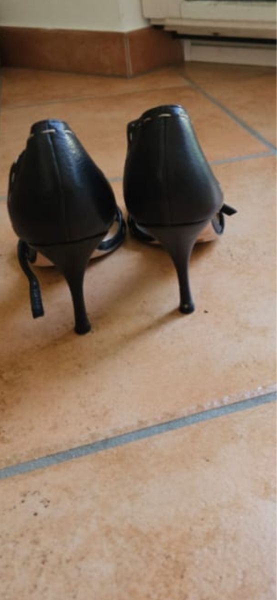 Scarpe da donna: Sandali neri eleganti  Sebatian – Usato da Cureglia venduto da myr_9v25 1