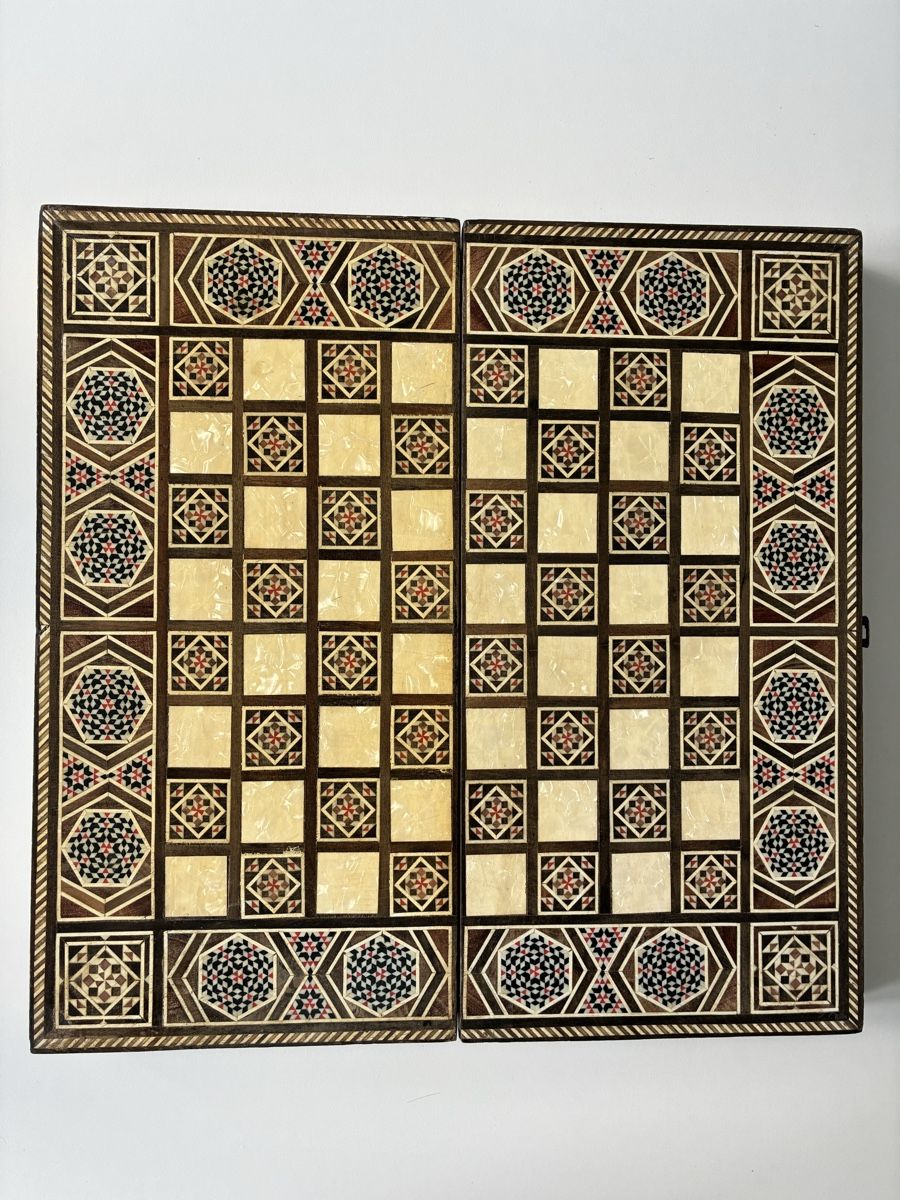 Jeux: Wunderschönes Backgammon- , Dame- und Schach-Spielbrett – D'occasion à Chur par Knokno199 6