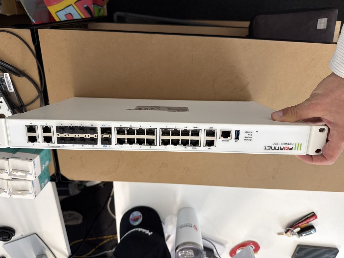 Fortinet Firewall: FortiGate 100F – Usato da Wettswil venduto da Bochslep0