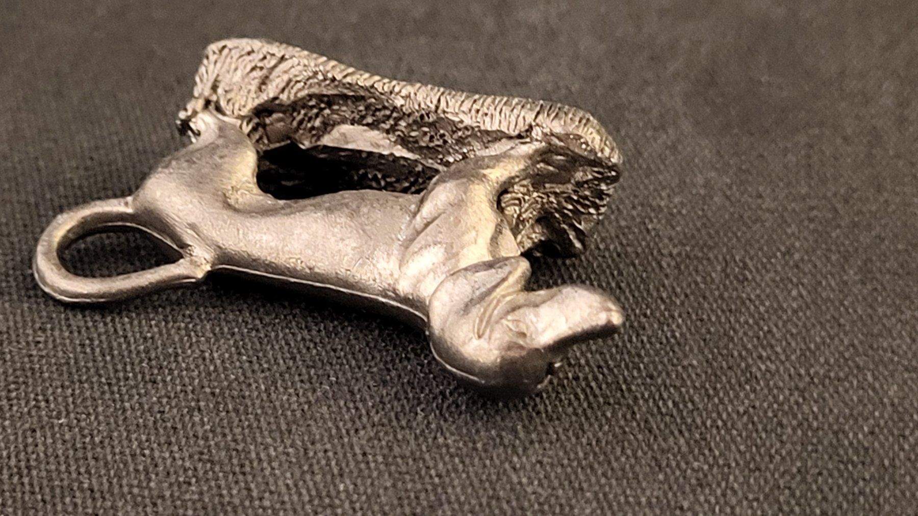 Statuette: Kleiner Metall-Dackel "IV" – Usato da Basel venduto da spinne02 5