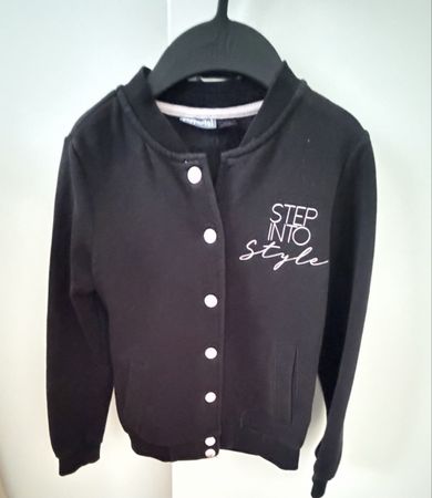 Veste sweat noire enfant,Taille 122/128,