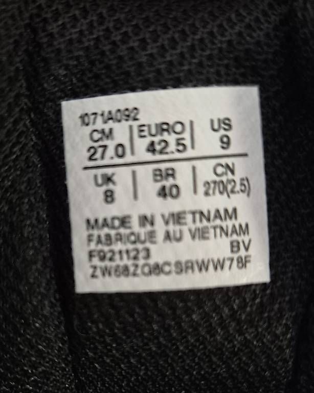 Asics Scarpe da uomo: ASICS Beyond FF Hallenschuhe  Gr. 42.5 – Usato da Laufen venduto da denisest777 1