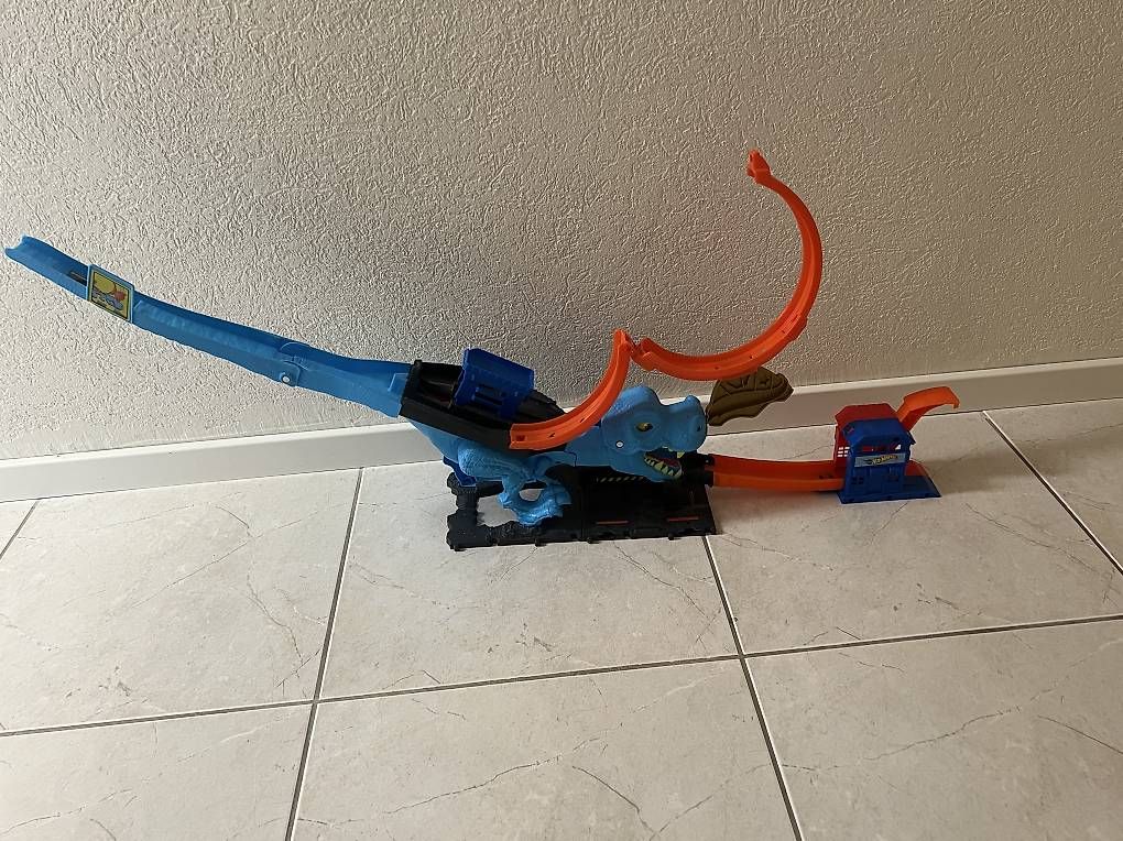 Hot Wheels Piste: Hot Wheels Dino – Usato da Bretzwil venduto da .Schoggi.