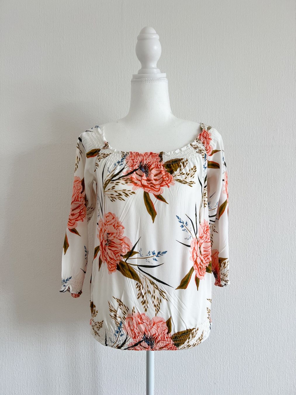 Top: Haut printemps fleuri – Usato da Lausanne venduto da Greenbyaudrey 2