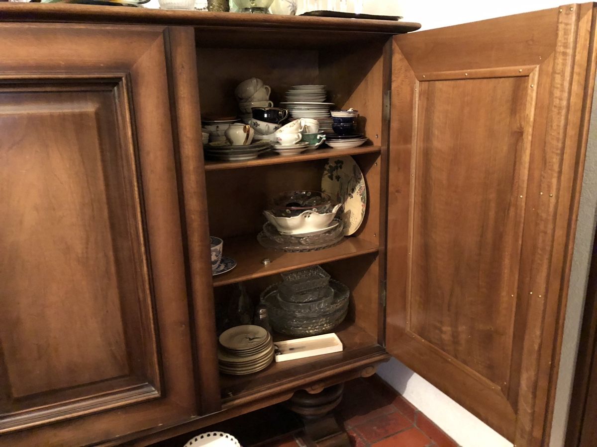 Credenze: Elegantes Buffet – Usato da Fällanden venduto da Sariko 1