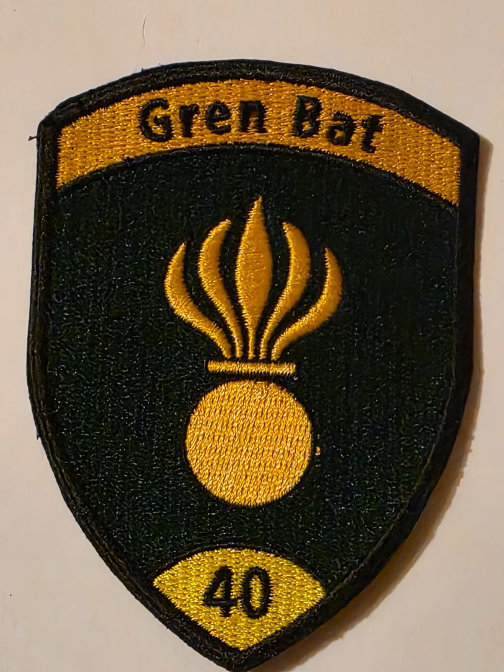 Schweizer Armee Placchette & Badge: Gren Bat 40 Gelb Original Abzeichen Badge neu – Nuovo (secondo la descrizione) da Nyon venduto da freetoys08