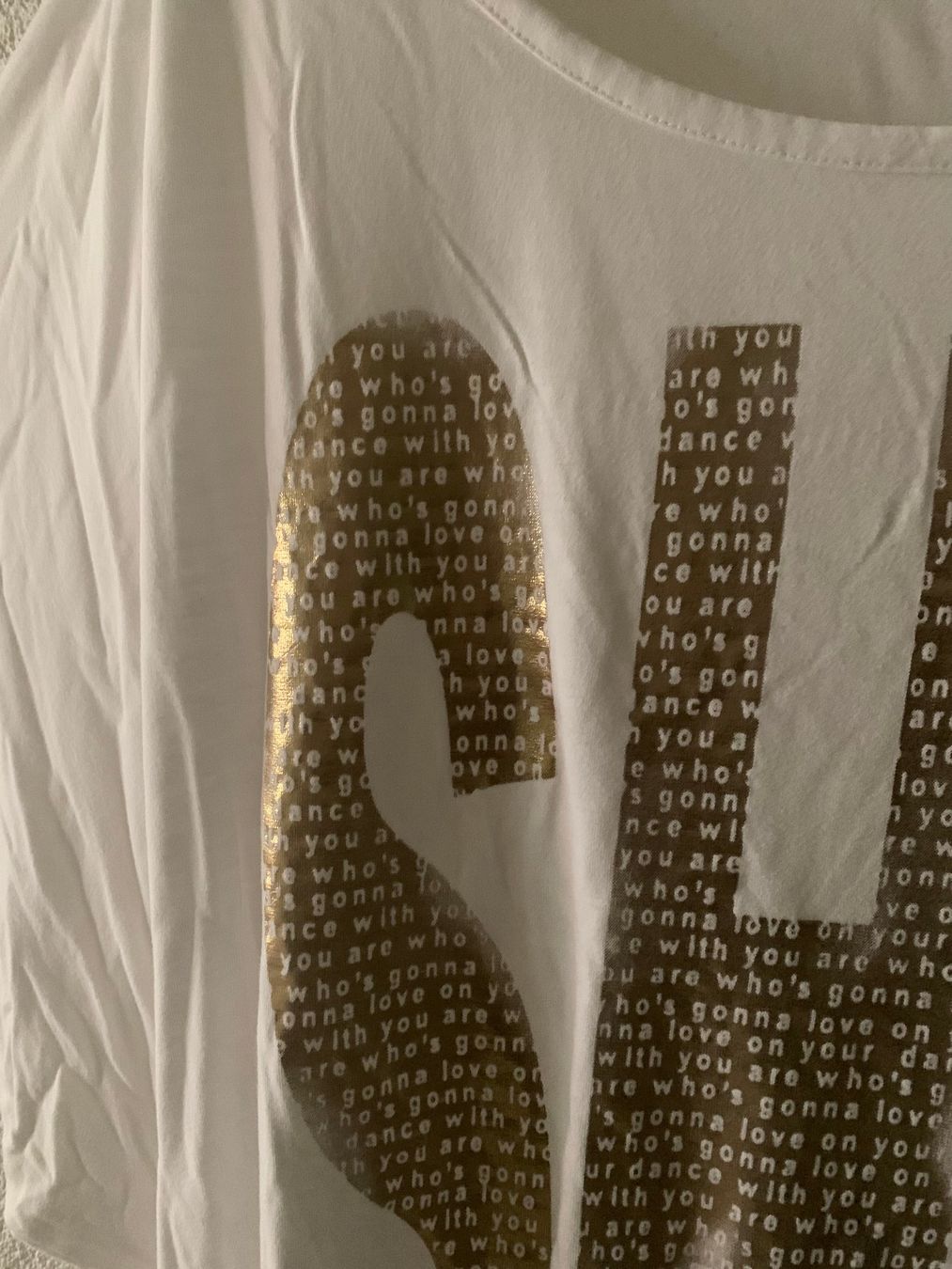 T-shirt: Shirt kurzarm weiss mit Goldaufdruck, XL oder L oversize – Usato da St. Gallen venduto da Miousch 1