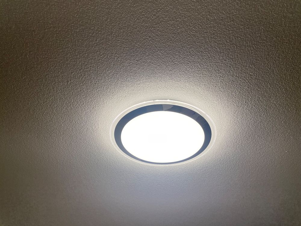 Kronleuchter & Deckenlampen: Deckenlampe (verschiedenfarbiges Licht) – Gebraucht aus Oftringen von son_czw5 2