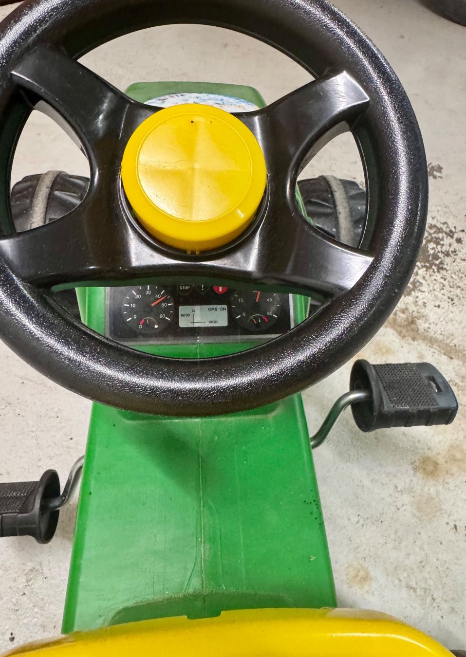 John Deere Véhicules pour enfants: John Deere Traktor mit Anhänger – D'occasion à Lengnau AG par Domenic0 1