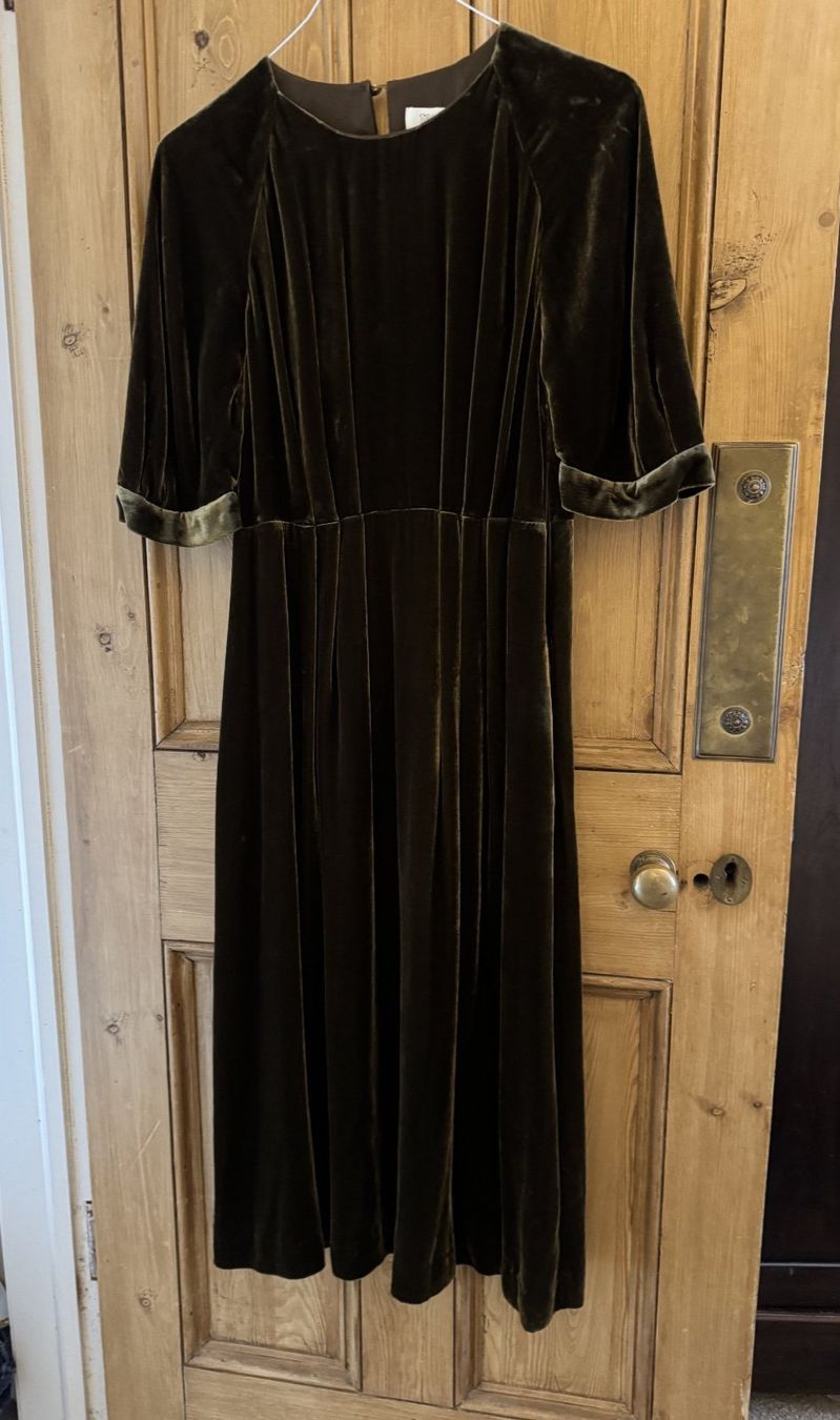 Vestiti: TOAST Kleid Samtkleid – Usato da Luzern venduto da Aleoschli
