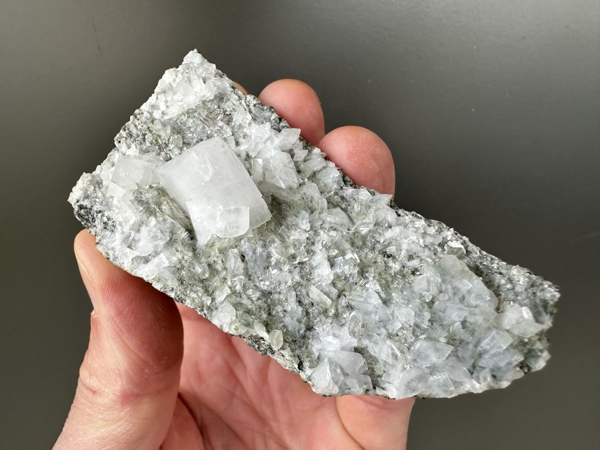 Minerali & Pietre curative: Adular Amiant Quarz Maderanertal – Usato da Oberuzwil venduto da Crystall0 1