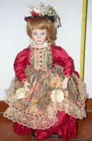 Porzellan-Puppe