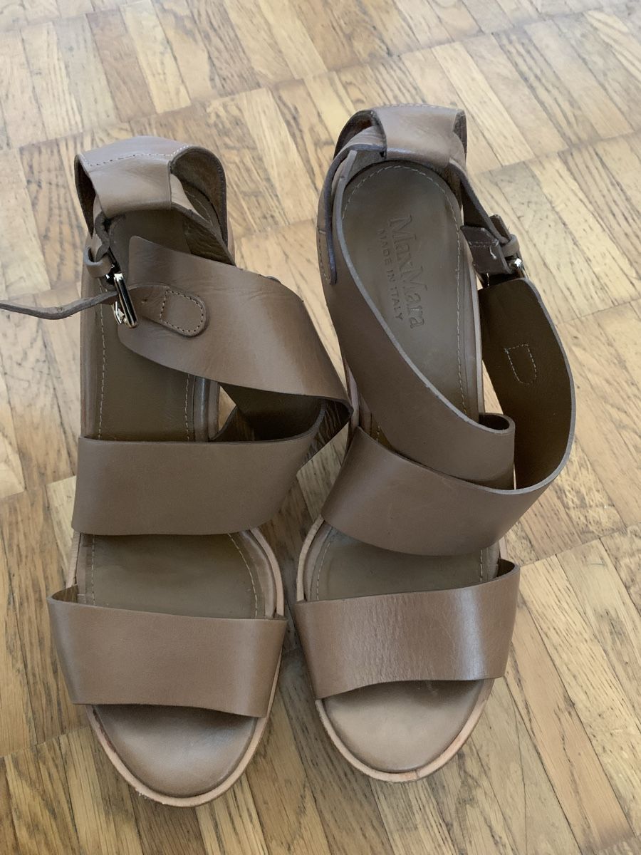 Scarpe da donna: Max mara beige leder sandalen – Usato da Zürich venduto da Nikuska32 1