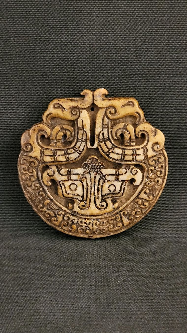 Figurines: Stein-Schnitzerei mit Drachenmotiv "VI" – D'occasion à Basel par spinne02