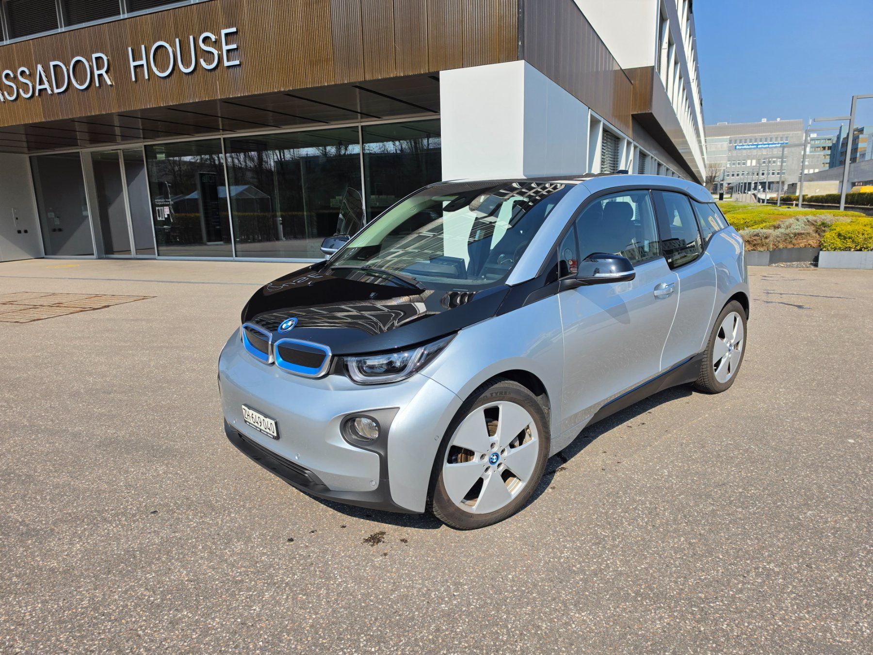BMW Automobili: BMW i3- mit Range Extender-keine Reichweitenangst – Usato da Zürich venduto da gandiface