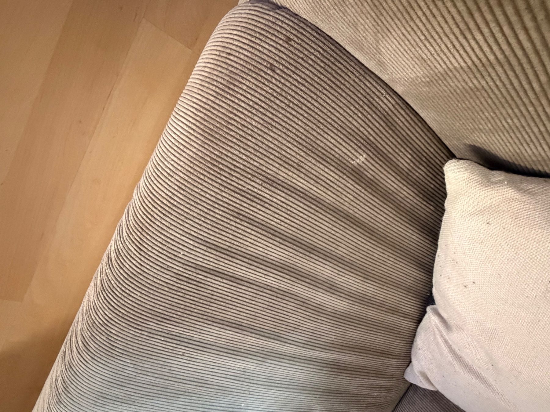 Divani: Sofa Cordstoff beige neuwertig – Usato da Horgen venduto da captain_america 2
