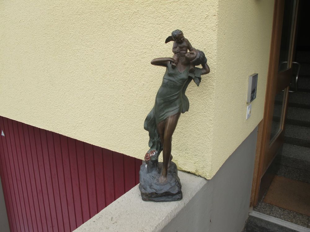 Skulptur Frau Lebensgro