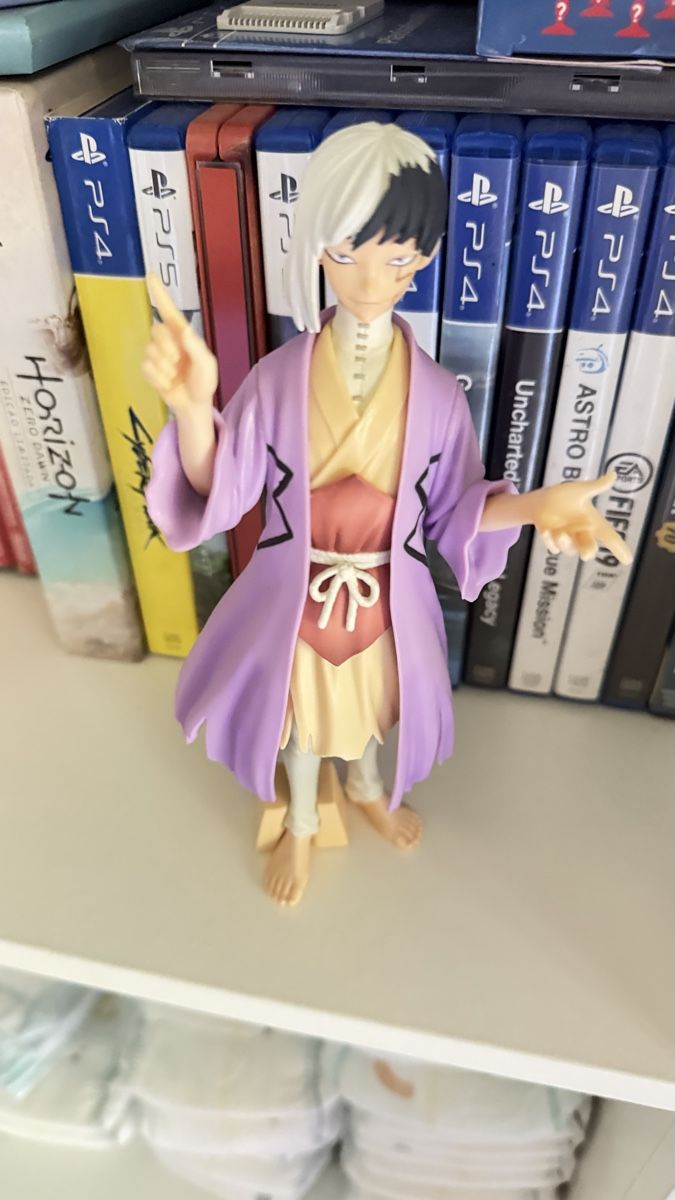 Statuette: Dr Stone Figure Set 2 pcs Used – Usato da Lütschental venduto da KingKratos 1