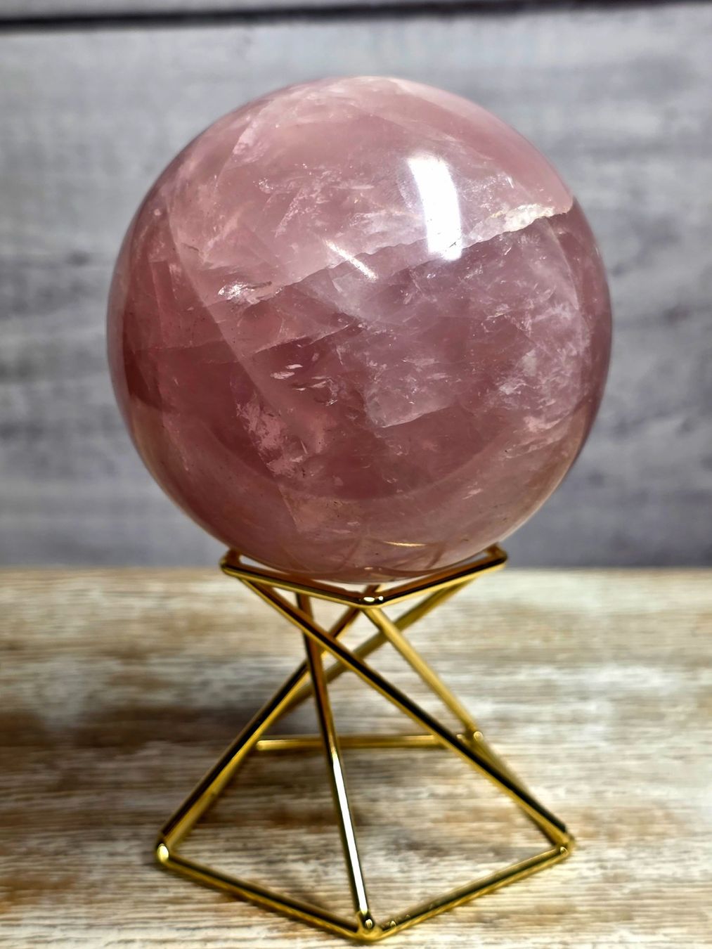 Minerali & Pietre curative: Madagaskar Rosenquarz 64mm 362g – Nuovo e nell'imballaggio originale da Matzingen venduto da Shay_Crystalz 1