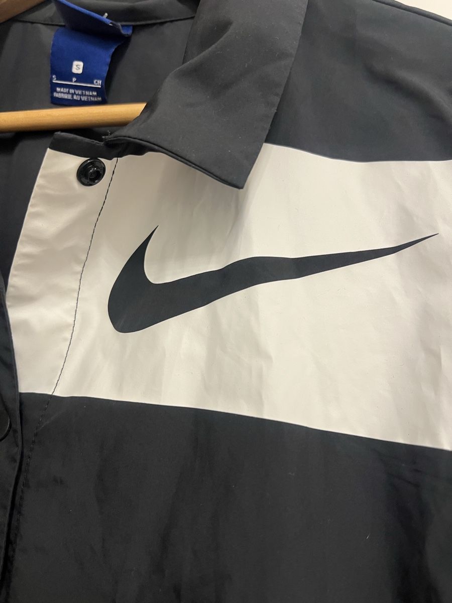 Nike Giacche: NIKE REGENJACKE LANG SCHWARZ GR S – Usato da Basel venduto da theo-g77 4