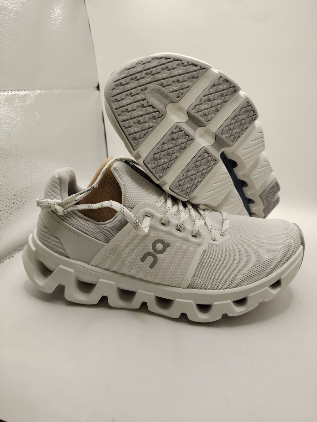 On Damenschuhe: On Running - W Cloudswift 4 AD - White/White Gr. 40 – Neu und originalverpackt aus Dällikon von Retouren_Resale