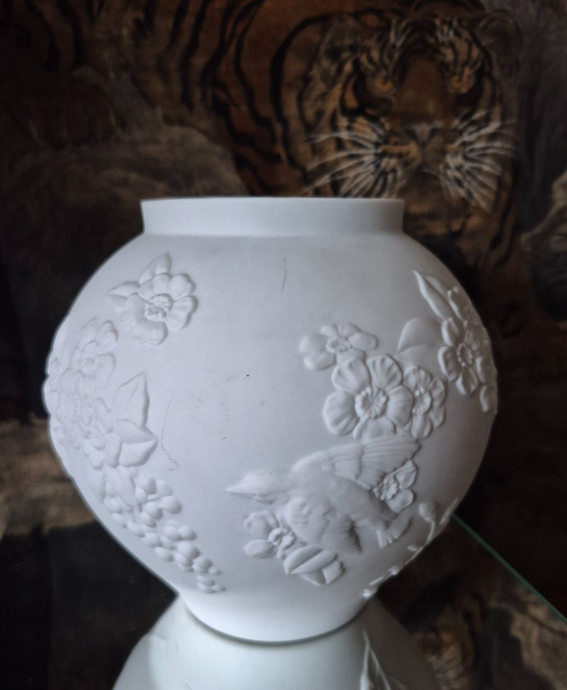 Hutschenreuther Vasen & Gefässe: Dekorative Bauchvase mit Relief – Gebraucht aus Genève von antade 3