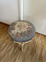 Pouf/Repose-pieds vintage fleuri style Louis XV - Charmant!