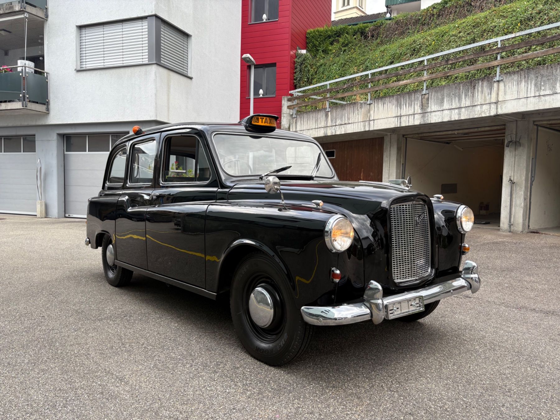 Austin Autos: Original London Taxi FX4 – Gebraucht aus Wolhusen von SilvanK.