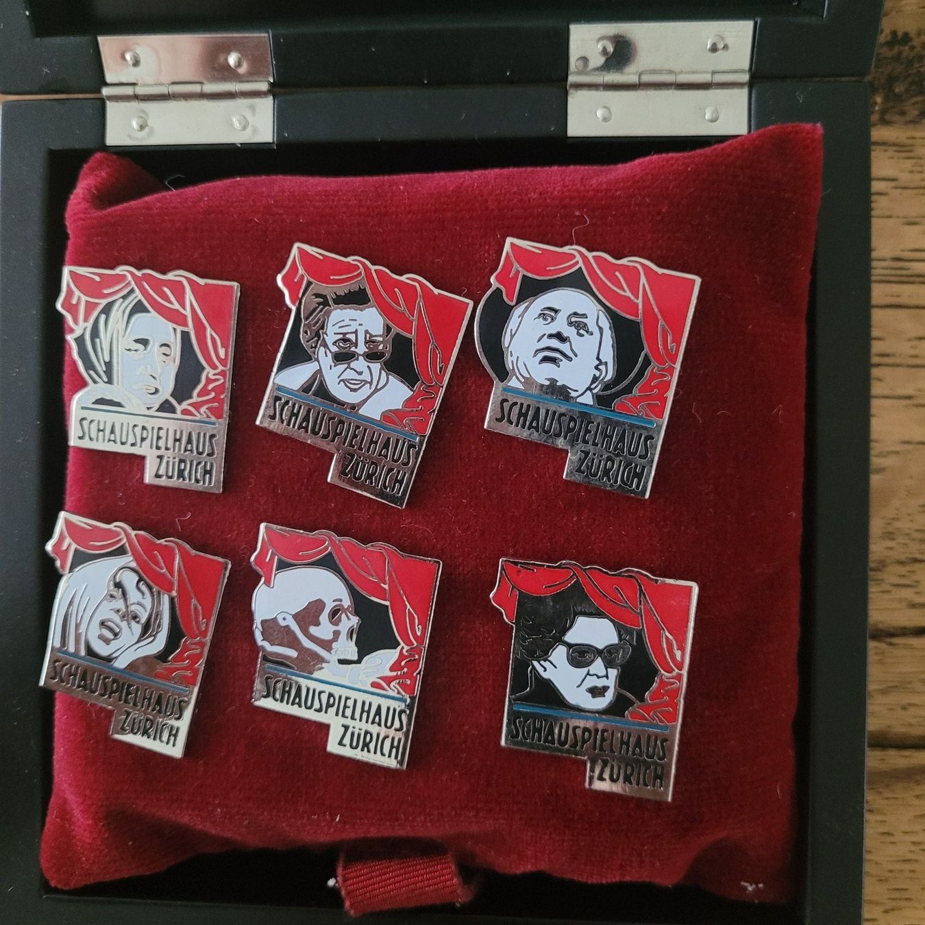 Placchette & Badge: Pins – Usato da Gossau SG venduto da Panni2000