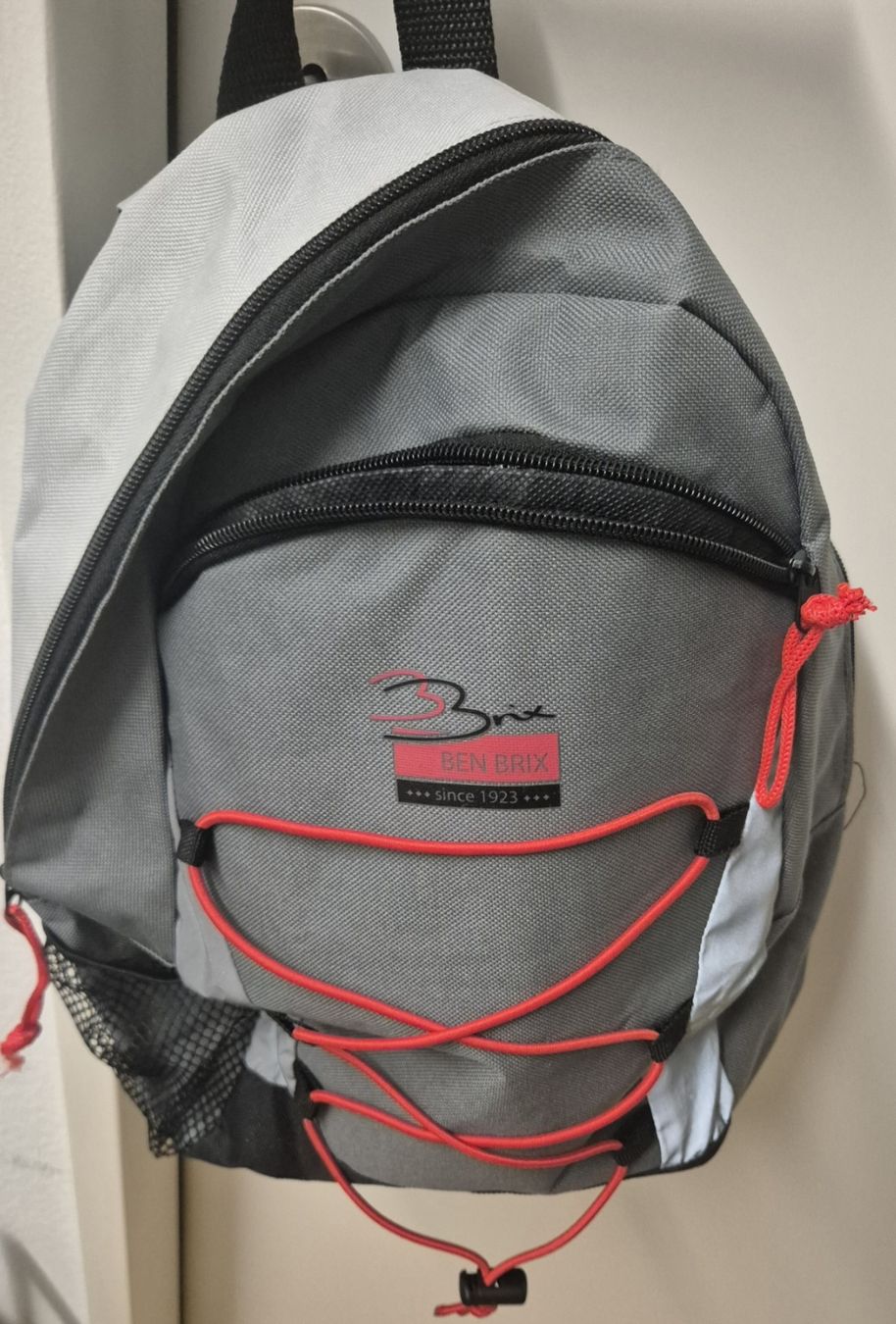 Zaini: Kompakter Rucksack Ben Brix grau schwarz gut erhalten – Usato da Schaffhausen venduto da ShoppingQueen33