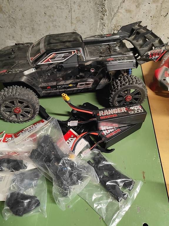 RC Kits de montage: Arrma Typhon Rc Buggy  – D'occasion à Freienstein par Nilson2 2