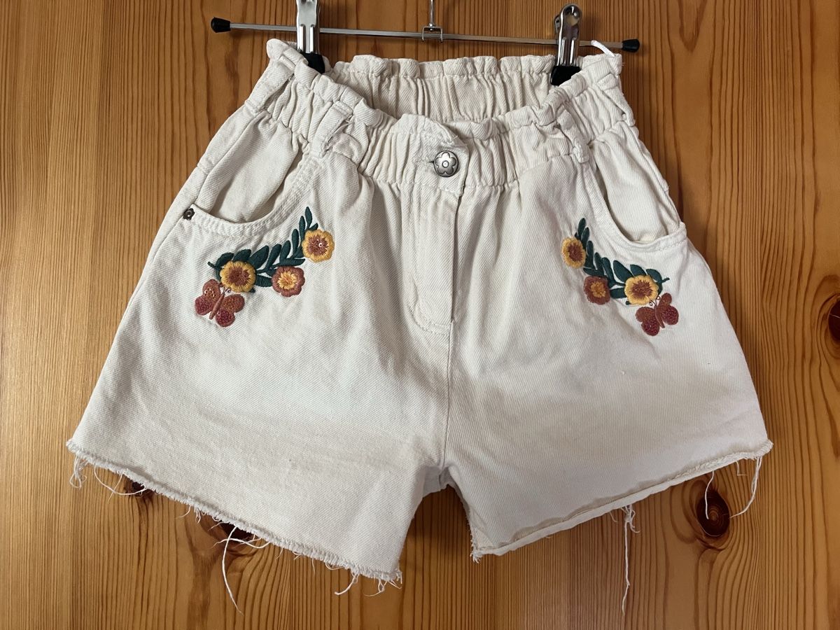 C&A Pantalons: Short Girl – D'occasion à Saas-Fee par Marienelly19