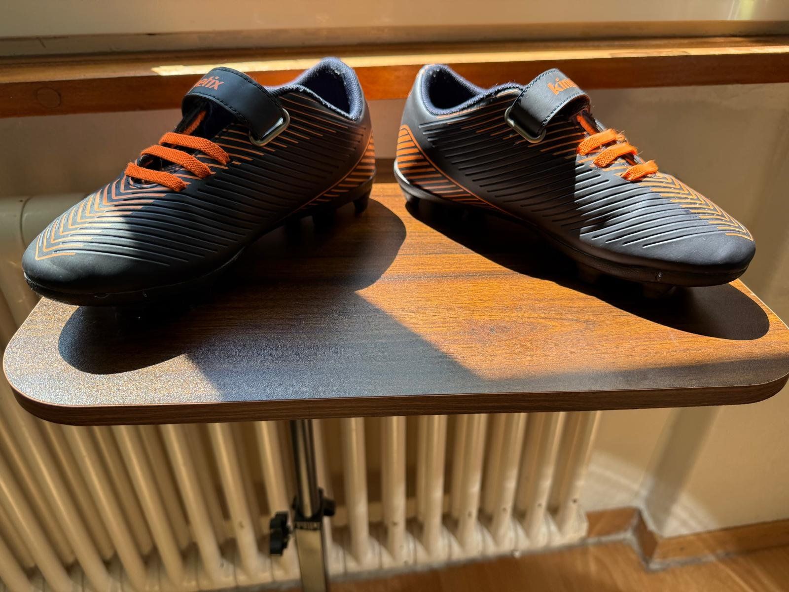 Scarpe per ragazzi: Kinder Fussball Schuhe grosse 35 – Usato da Luzern venduto da sam_dvc2