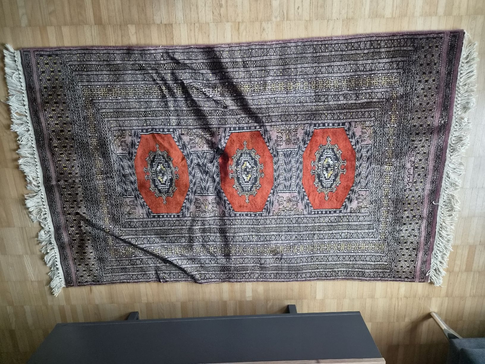 Tappeti: Orientteppich mit Fransen rot gemustert – Usato da Jona venduto da ramona024