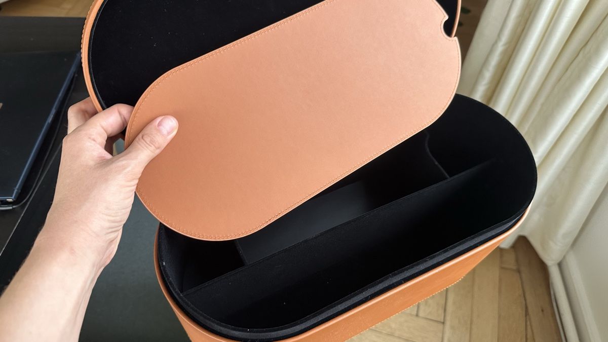 Altro per la casa: Dyson Airwrap - tan storage case - like new – Nuovo (secondo la descrizione) da Zürich venduto da ter_ckj6 2