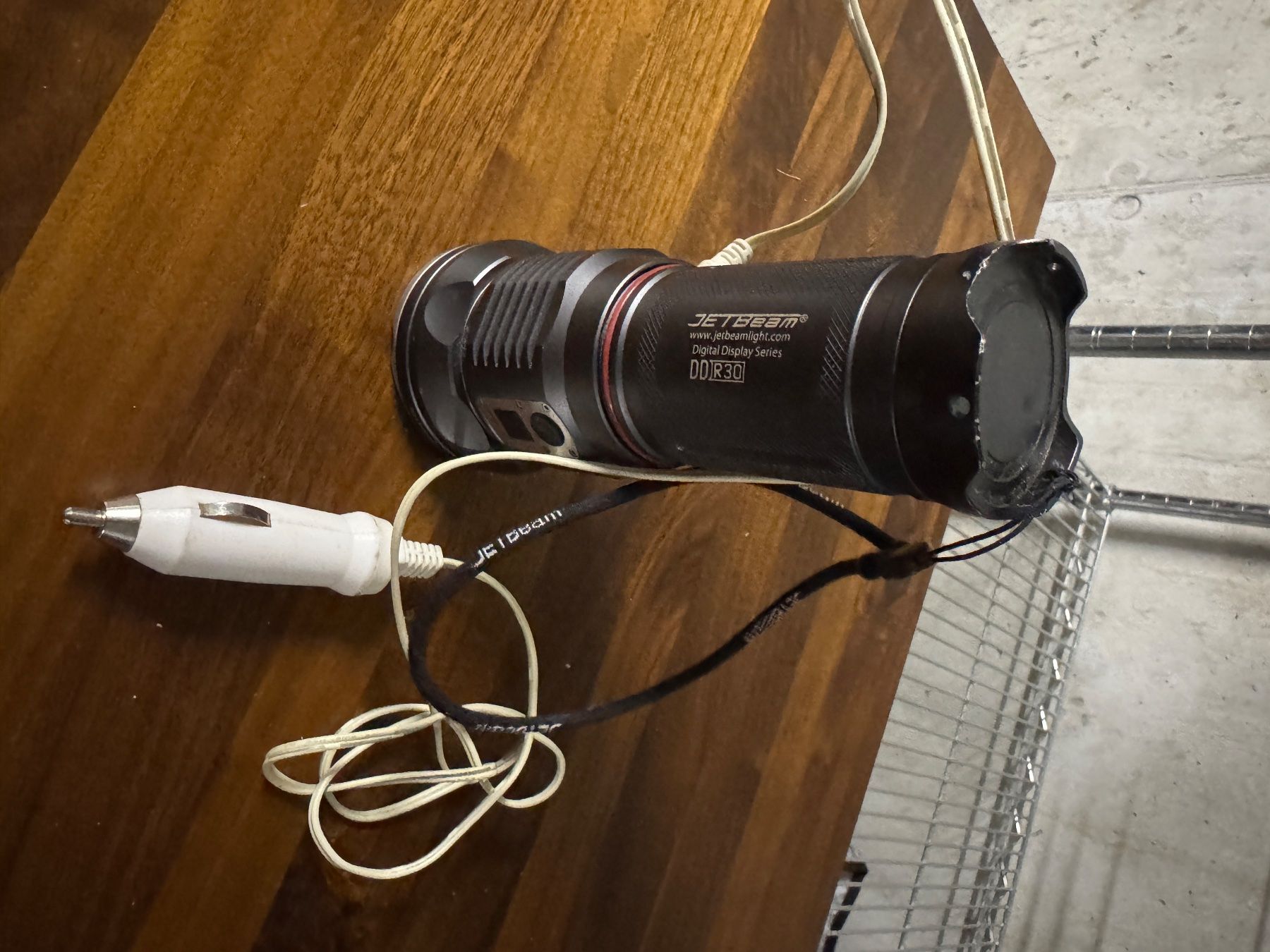 Lampade: Jetbeam DD R30 Extrem starke Taschenlampe – Usato da Zürich venduto da Zuerich_Seebach