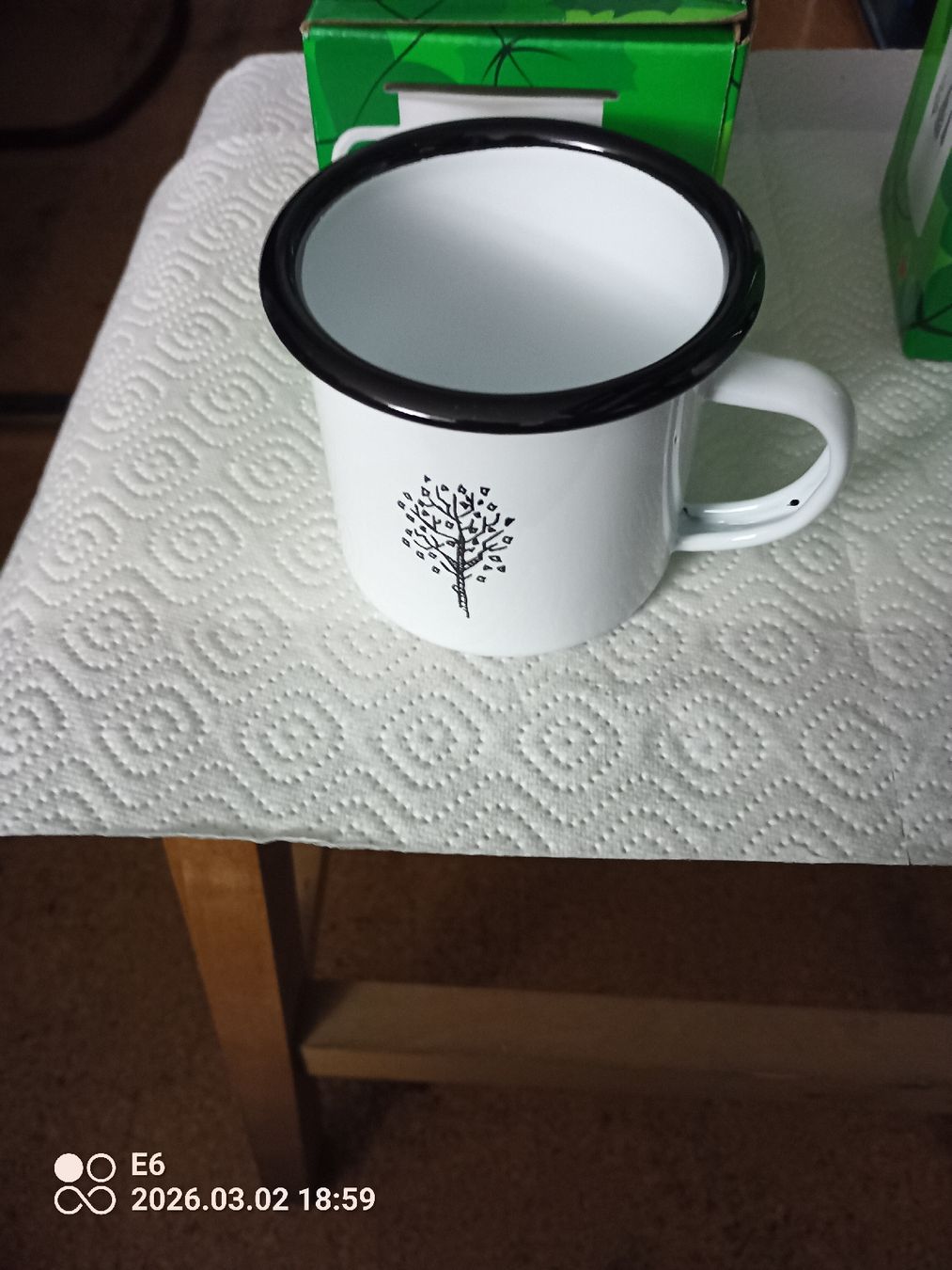 Borracce & Thermos: 4 Emailartikel: 2 Flaschen und 2 Mugs – Nuovo e nell'imballaggio originale da Zürich venduto da Mitzi6 7